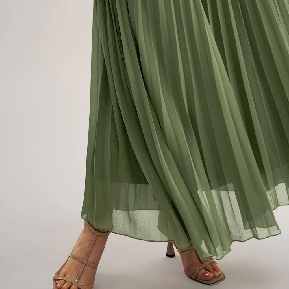 Rihoas Green Sweetheart Neck Flowy Slip Maxi Dress - Picture 3 of 10